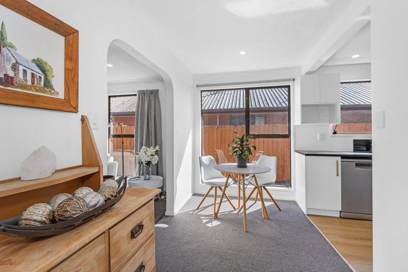 Freshly Renovated, Sun-Filled and Super Convenient64228614664707114