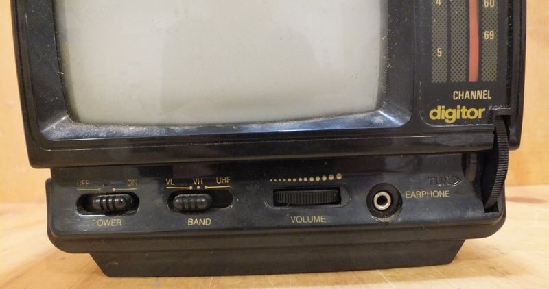 DIGITOR PORTABLE 5" TV MODEL-G7101-B VINTAGE TV (PARTS OR REPAIR) Carousel 8