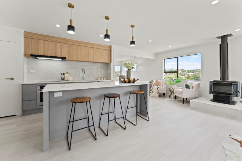 Spacious & Versatile Family Living in Browns Bay64227756929283110