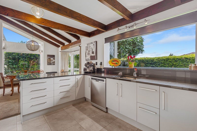 Space & style in a sought after location64228443792129112