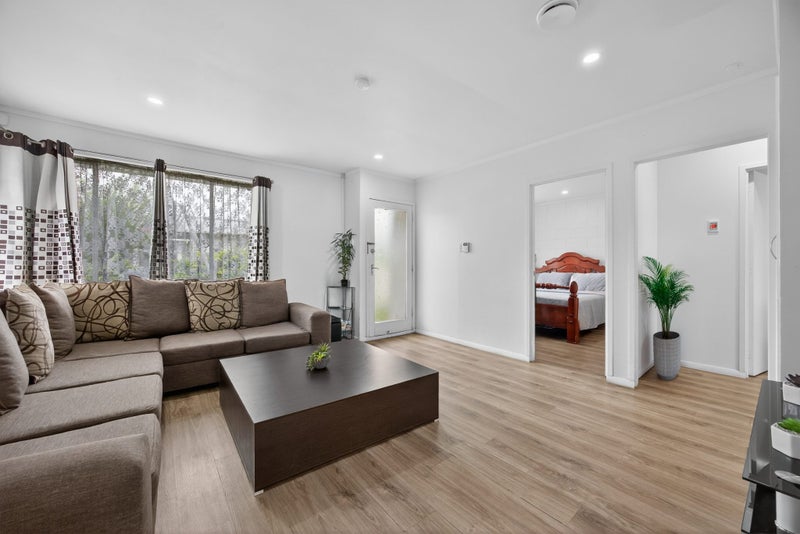 Timeless Brick & Tile - Privacy & Convenience64306110706946112