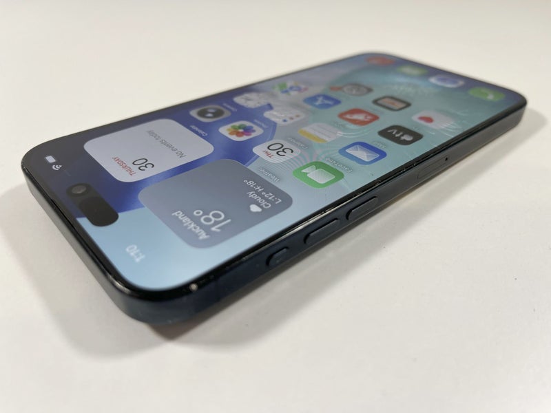 Damaged iPhone 15 Pro Max 256gb64228801276930112