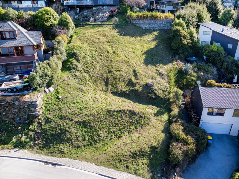 A Rare Canvas in a Prestigious Queenstown Setting64228804036738114