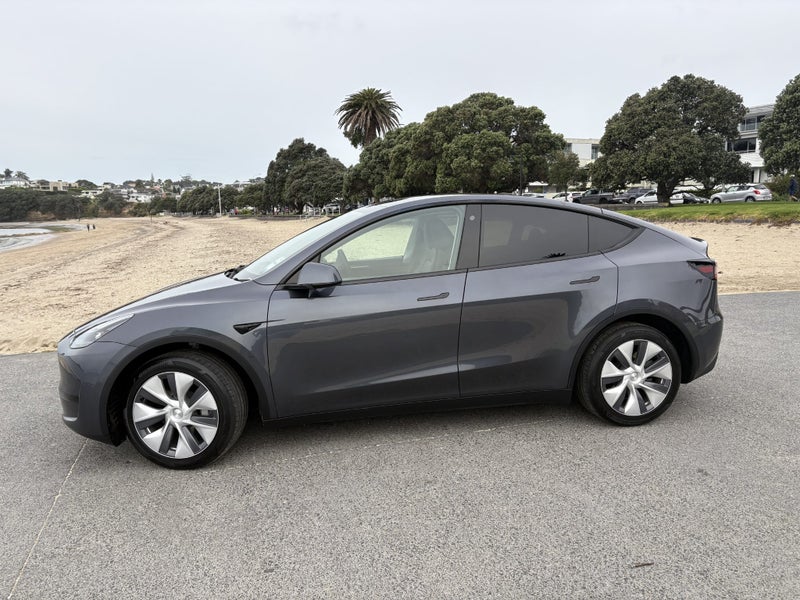 2023 Tesla Model Y Rear Wheel Drive64228992815491111