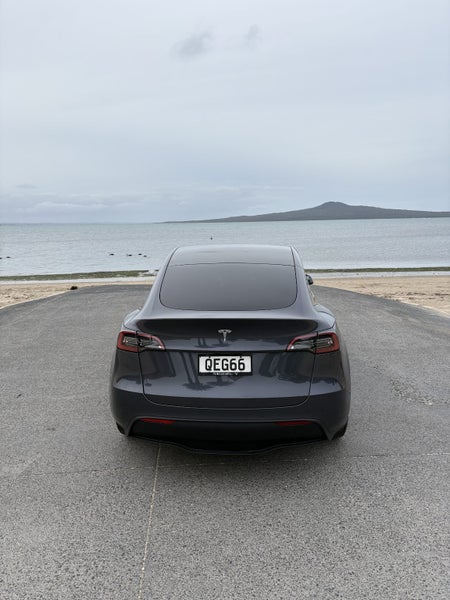 2023 Tesla Model Y Rear Wheel Drive64228992815491112