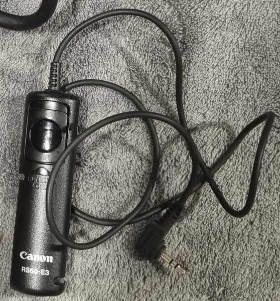 Canon EOS 450D DSLR Kit – EF-S 15-85mm IS USM Lens + Bag + Extras64517753438979113