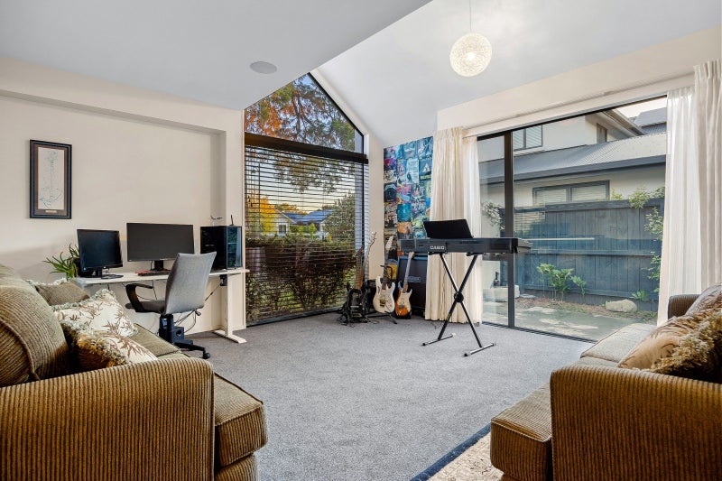 Sun-filled, spacious & superb for entertaining64229161318146114