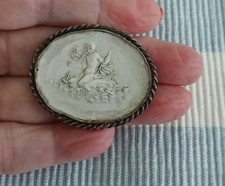Lava Cameo King Neptune Brooch Carousel 4