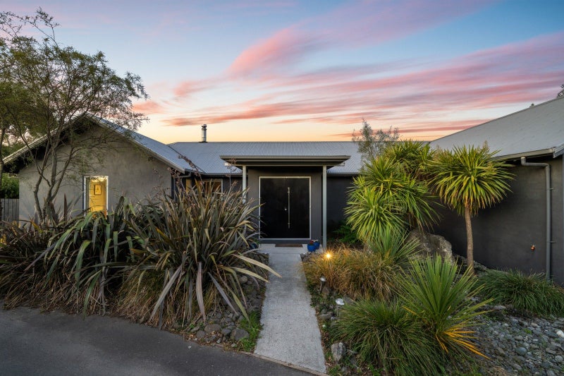 Vendors downsizing, must be sold64307015896066110