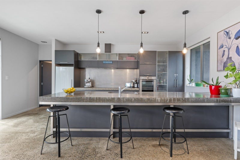 Vendors downsizing, must be sold64307015896066111