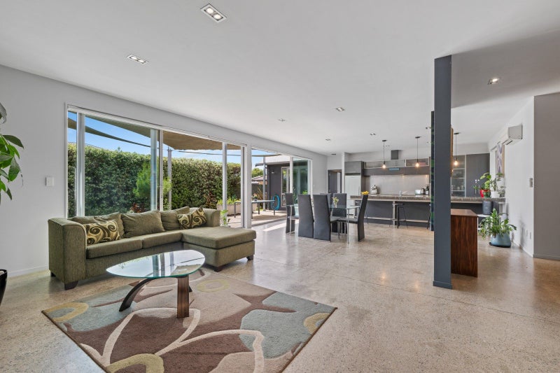 Vendors downsizing, must be sold64307015896066114