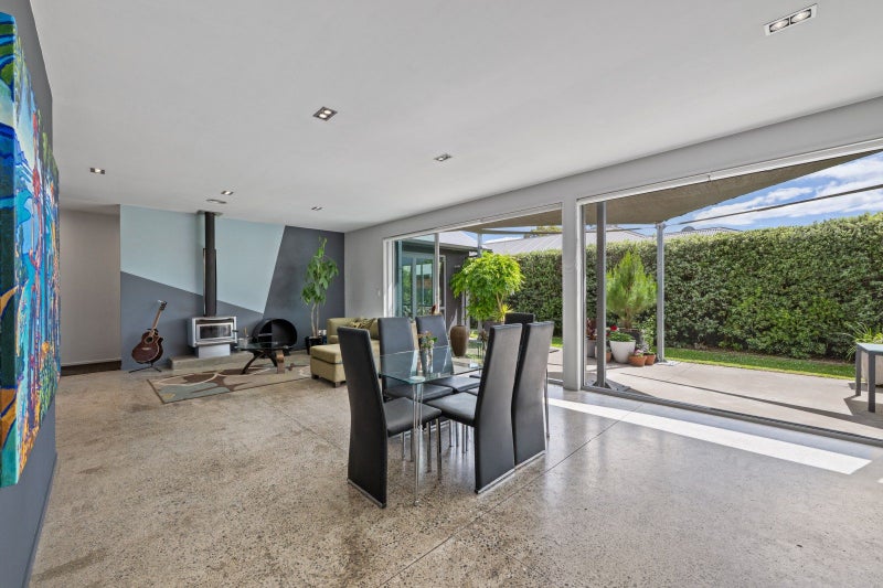 Vendors downsizing, must be sold64307015896066113