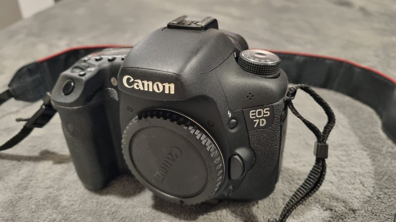 Canon EOS 7D DSLR Kit – 70-200mm L F4, Sigma 10-20mm, Bag & Accessories64517753446914110