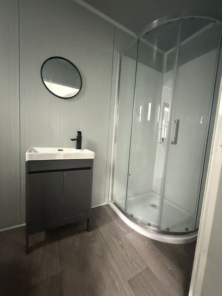 8x3m demo cabin ready to go -kitchen, bathroom included (sell as is, where is )64244645475331114