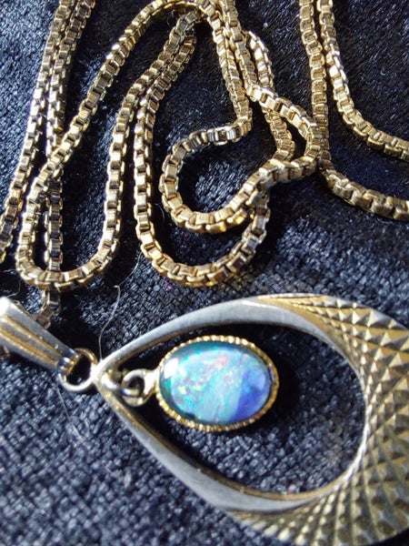 22kt rolled gold genuine black opal triplet & chain Carousel 2
