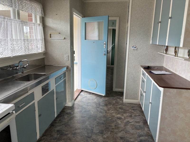 Marchwiel, 2 bedrooms64230355311746111