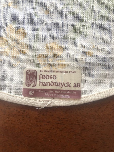 Variety of Doilies Carousel 12