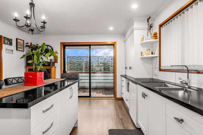 Style and Space with a Mountain Outlook64231530190083114