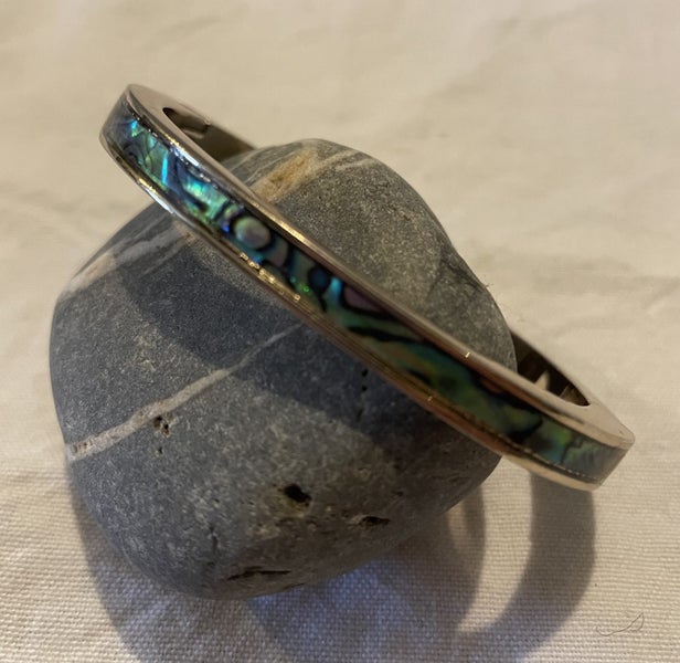 New Zealand Paua Shell Magnetic Bracelet. Carousel 1