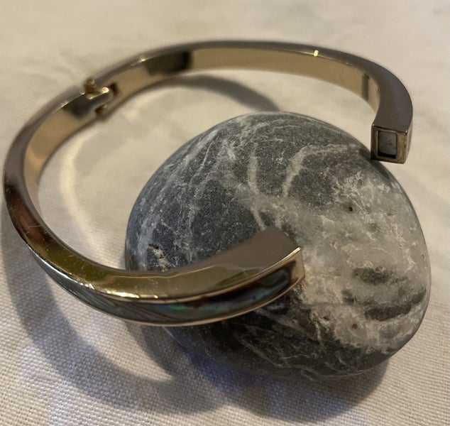 New Zealand Paua Shell Magnetic Bracelet. Carousel 7