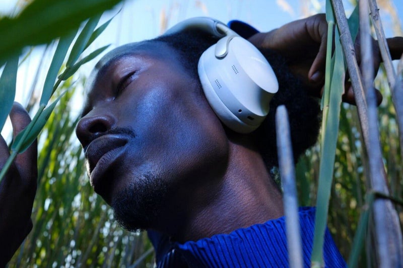 Bose QuietComfort Ultra Noise Cancelling Headphones (White Smoke) Carousel 8