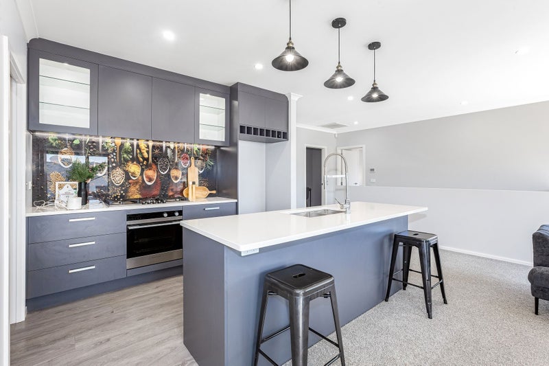 Modern Family Perfection - AUCTION!64237360386049114