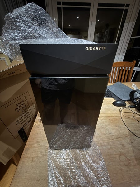 Gaming PC, 2 Screens, Accessories Package - $1 Reserve64237358259073110