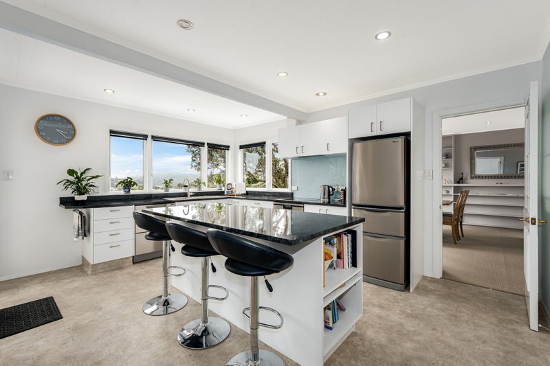 Pristine Living with Stunning City & Harbour Views64238436927235112