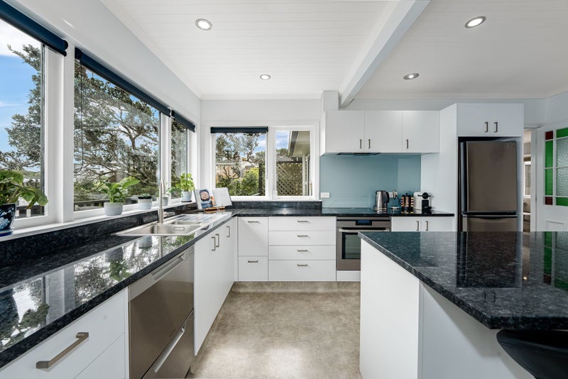 Pristine Living with Stunning City & Harbour Views64238436927235113