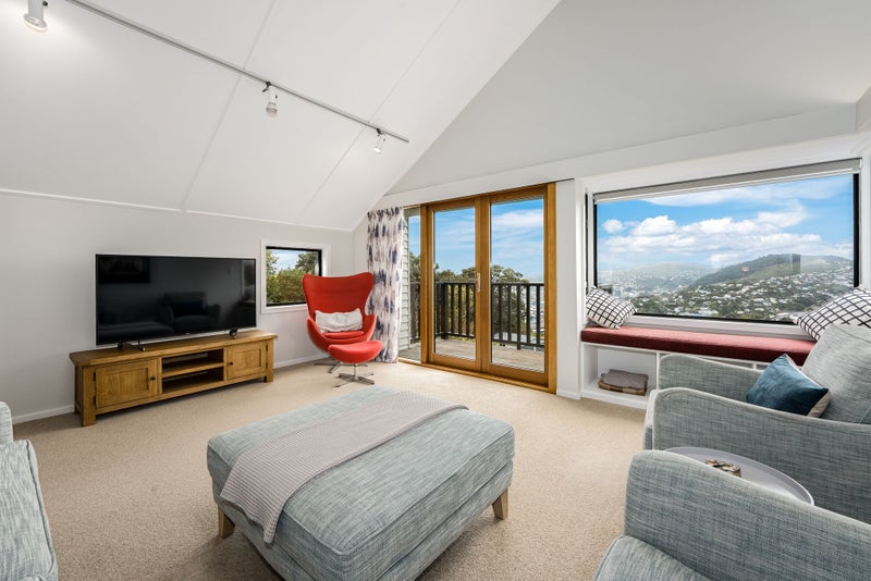 Pristine Living with Stunning City & Harbour Views64238436927235114