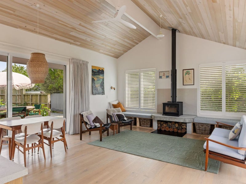 The Perfect Hideaway64239083551747113