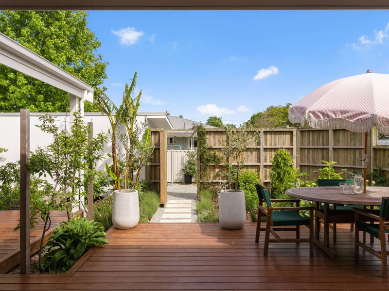 The Perfect Hideaway64239083551747111