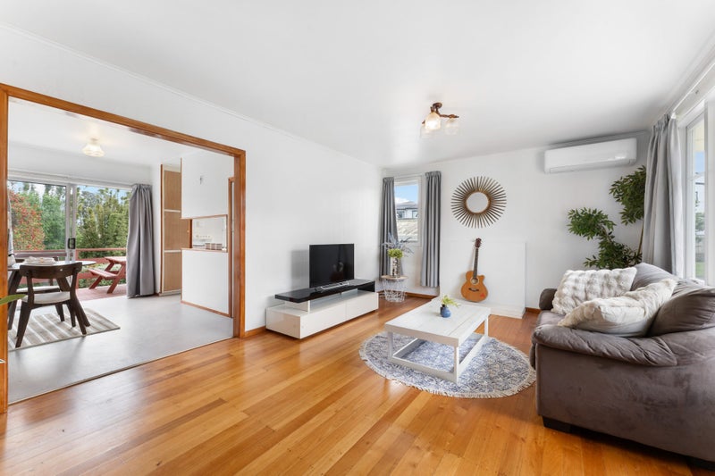 Charming Home on a Generous 1123sqm Section64316271848451110