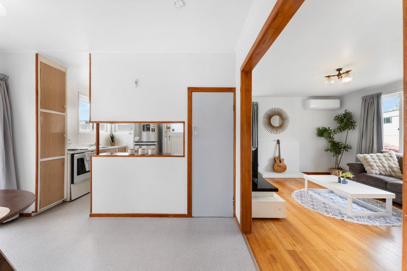 Charming Home on a Generous 1123sqm Section64316271848451114