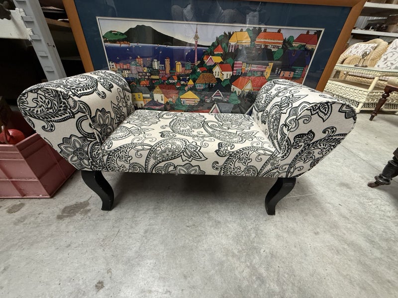 Chaise Padded Pouffe Stool Carousel 2