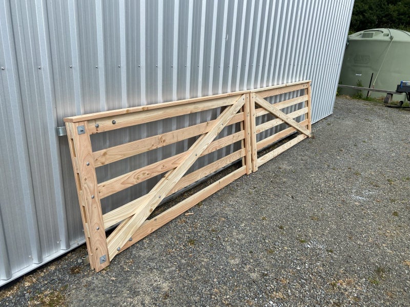 Wooden Farm/Driveway gates 4000mm wide Carousel 2