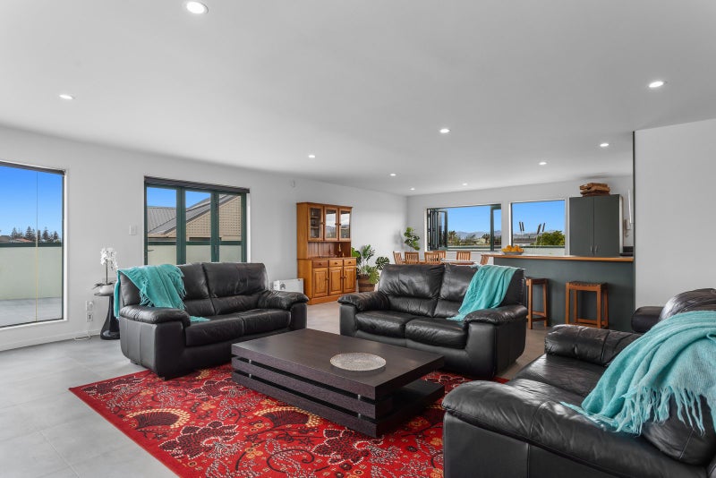 The Best of Both Worlds at Ohope Beach64316670843139112