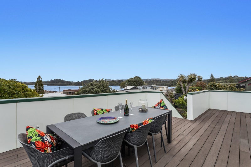 The Best of Both Worlds at Ohope Beach64316670843139113