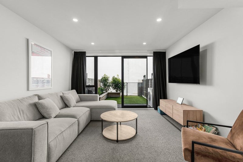 Stylish & Modern in Petone64239083803779110