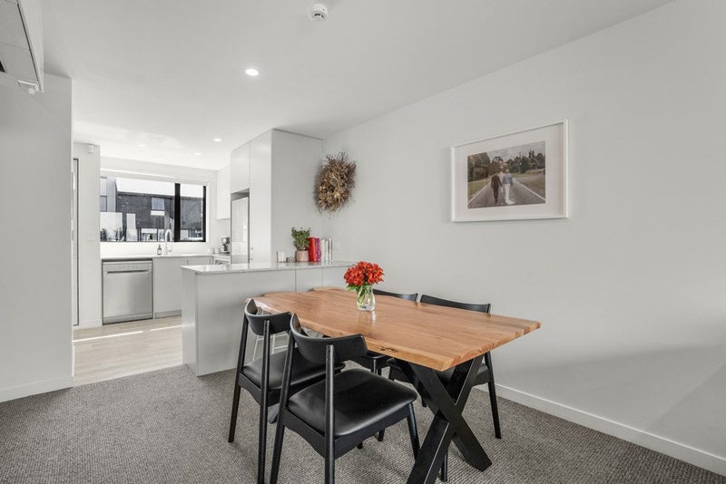 Stylish & Modern in Petone64239083803779113