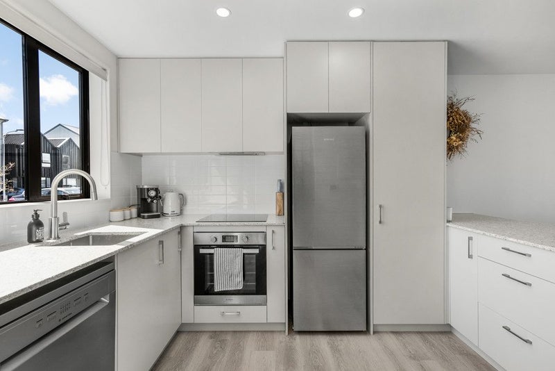 Stylish & Modern in Petone64239083803779114