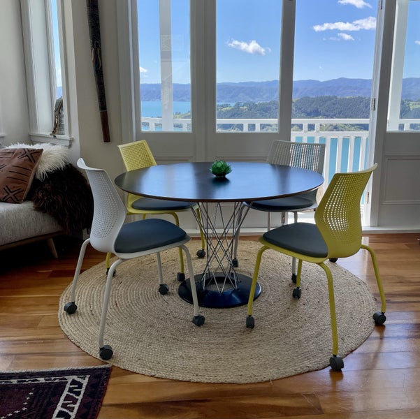 Chairs - Knoll MultiGeneration stackable64239264748163111