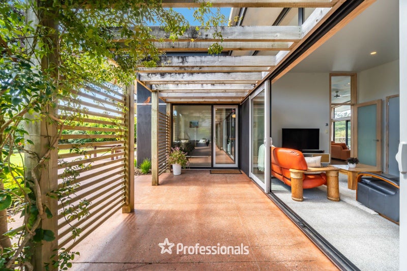 A HOME WITH HEART AND HARMONY64317204755203114