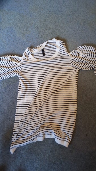 size 10 x 5 items as photos +1 mystery piece from unlisted stock same quality Carousel 2