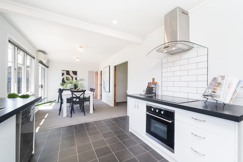 Warm, Spacious and Effortlessly Livable64240124029826112