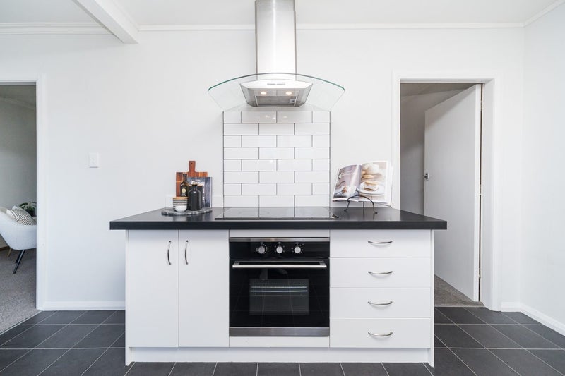 Warm, Spacious and Effortlessly Livable64240124029826114