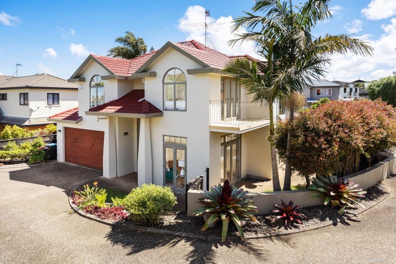 Enjoy the lifestyle- lock-up and leave64240124070275110