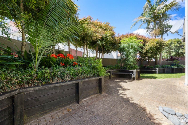 Enjoy the lifestyle- lock-up and leave64240124070275111