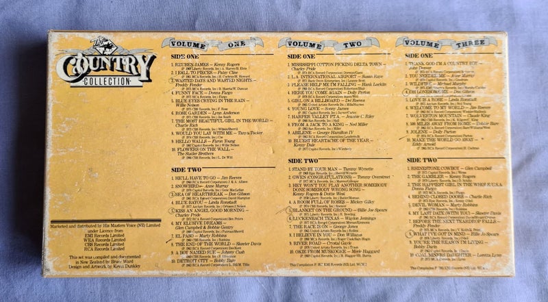 The Country Collection. 3 tapes, boxed Carousel 2