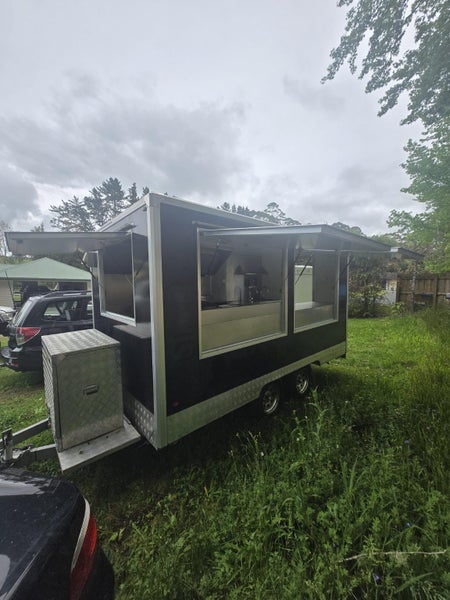 2021 Food Trailer SQ4000 – Double Axle SET UP64240603232515110